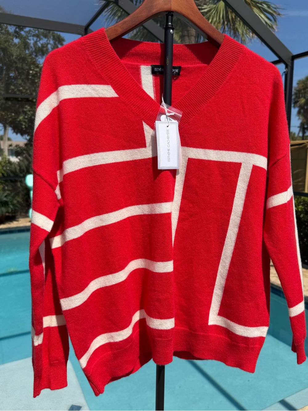 Esthēme Cachemire Geometric Intarsia V-Neck Cashmere Sweater M